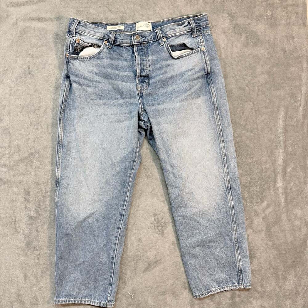 Size 17 Universal Thread Mid Rise Boyfriend Jean Light Wash
